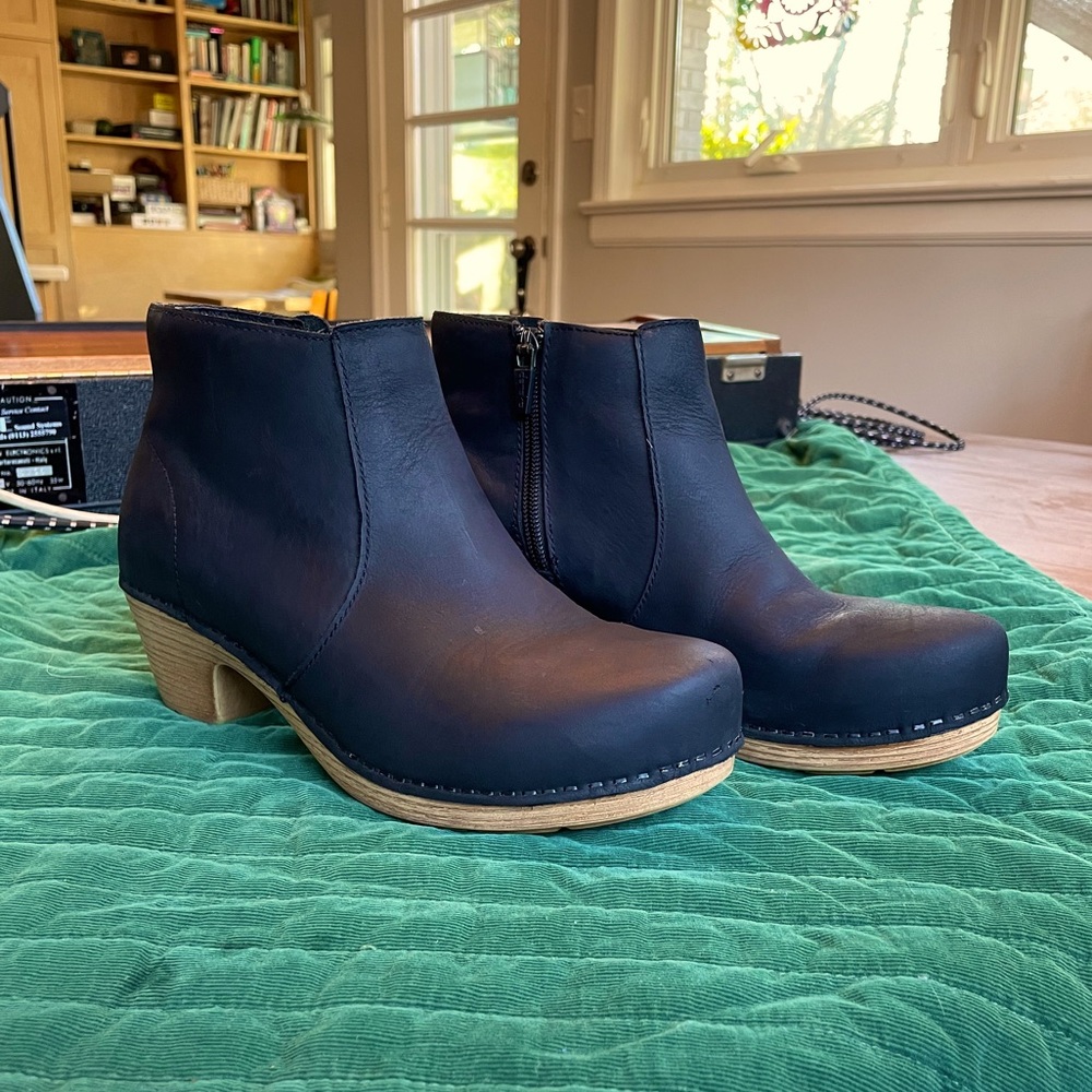 DANSKO Maria Black Ankle Boots 38 / 8 💗💗💗
